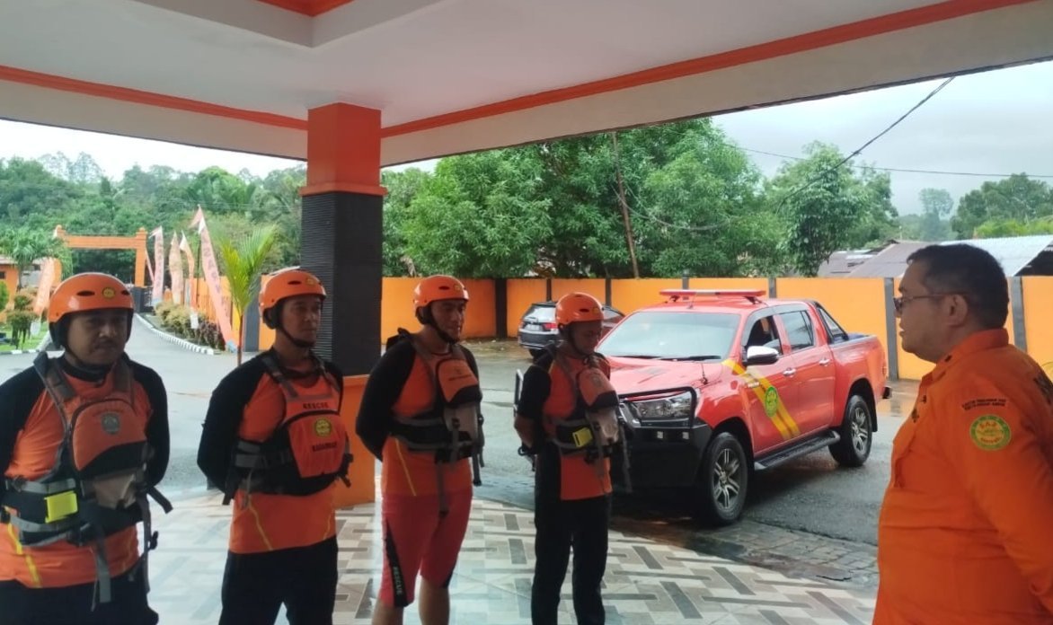 Tim SAR Ambon Lakukan Pencarian Seorang Nelayan yang Hilang di Laut Malteng
