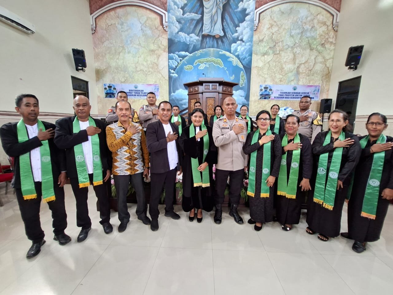 " Minggu Kasih ke-209: Kapolsek Nusaniwe Tabur Benih Kamtibnas di Greja Ebenhaezer Amahusu"