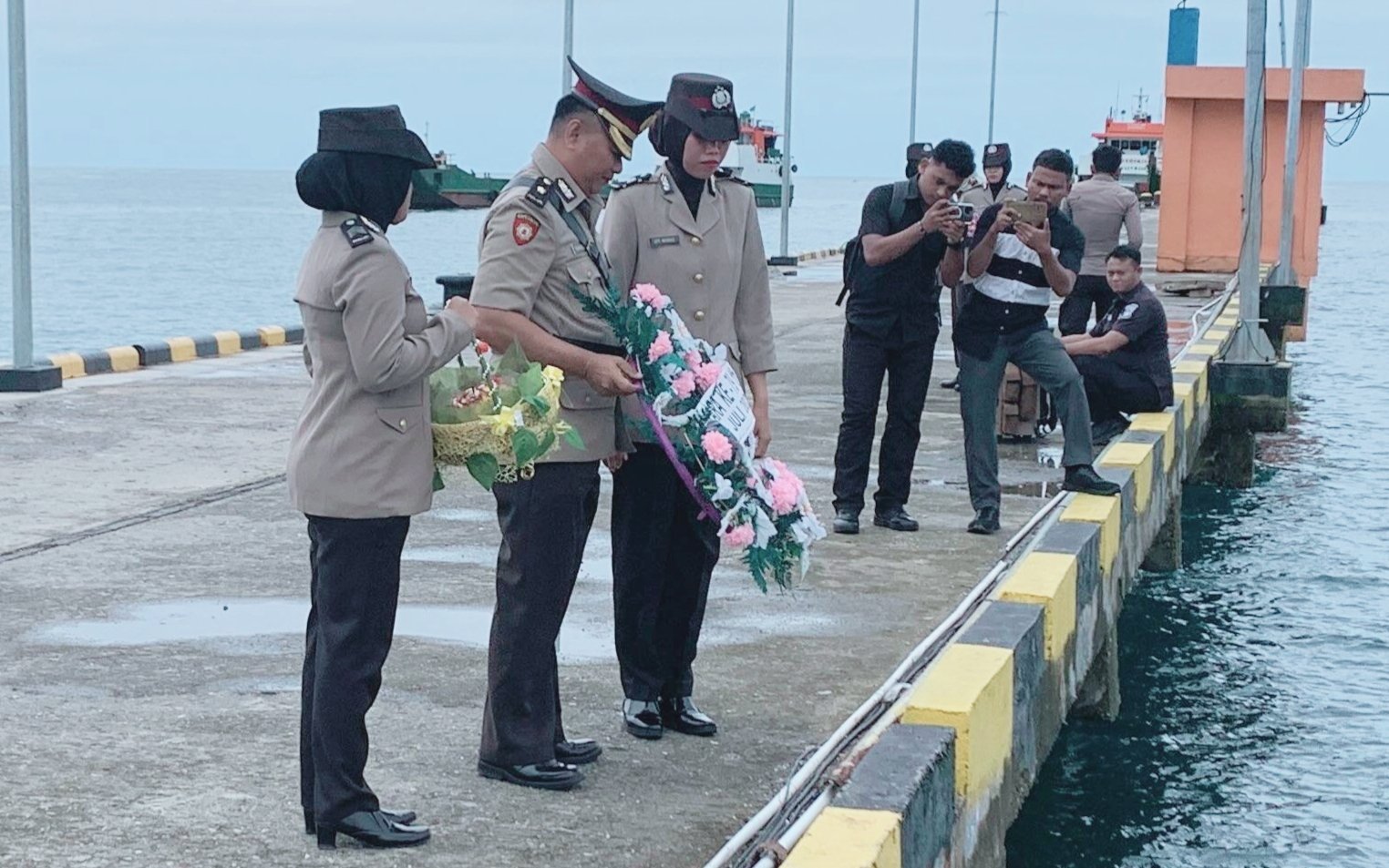 Polres BurseL Gelar Upacara Tabur Bunga Peringati Hari Bhayangkara Ke-79