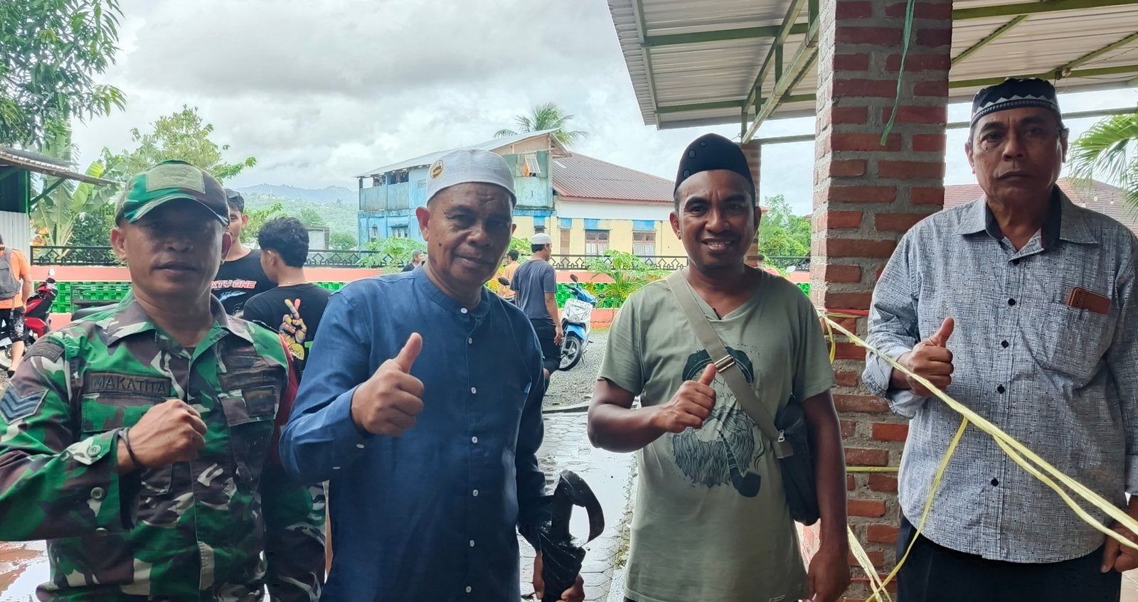 Warga RW.03 Kate-kate Bagikan Daging Qurban Bagi yang Berhak Menerima