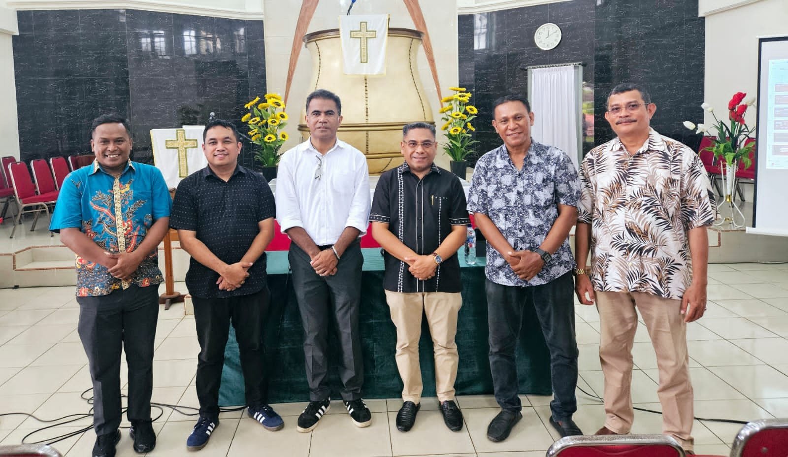 Kominfo Ambon Gandeng FISIP UNPATTI , Sosialisasi Literasi Digital Di Jemaat Sumber Kasih