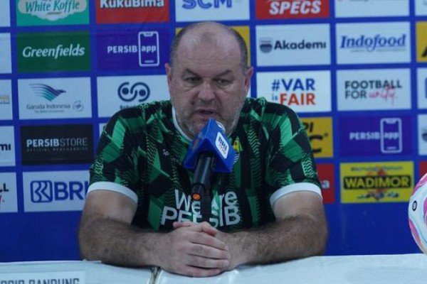 Saran Untuk Persib: Perbaiki Lokasi Latihan dan Rumput GBLA