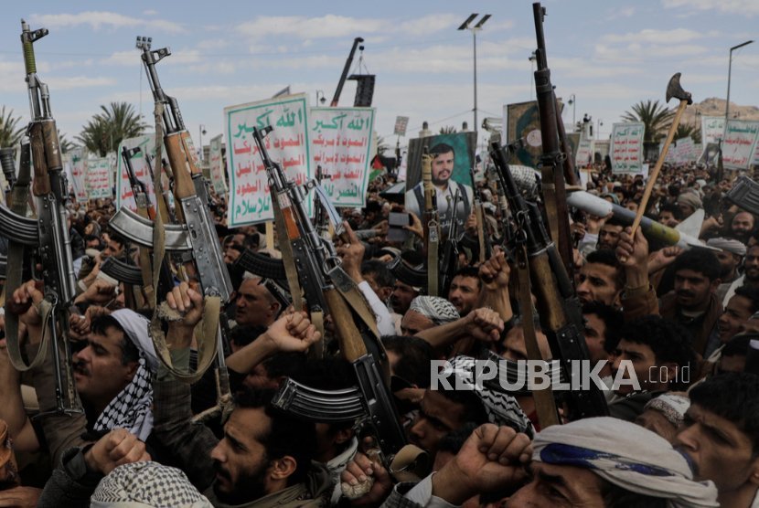 Houthis Serang Lagi: Rudal Menembus Udara Israel