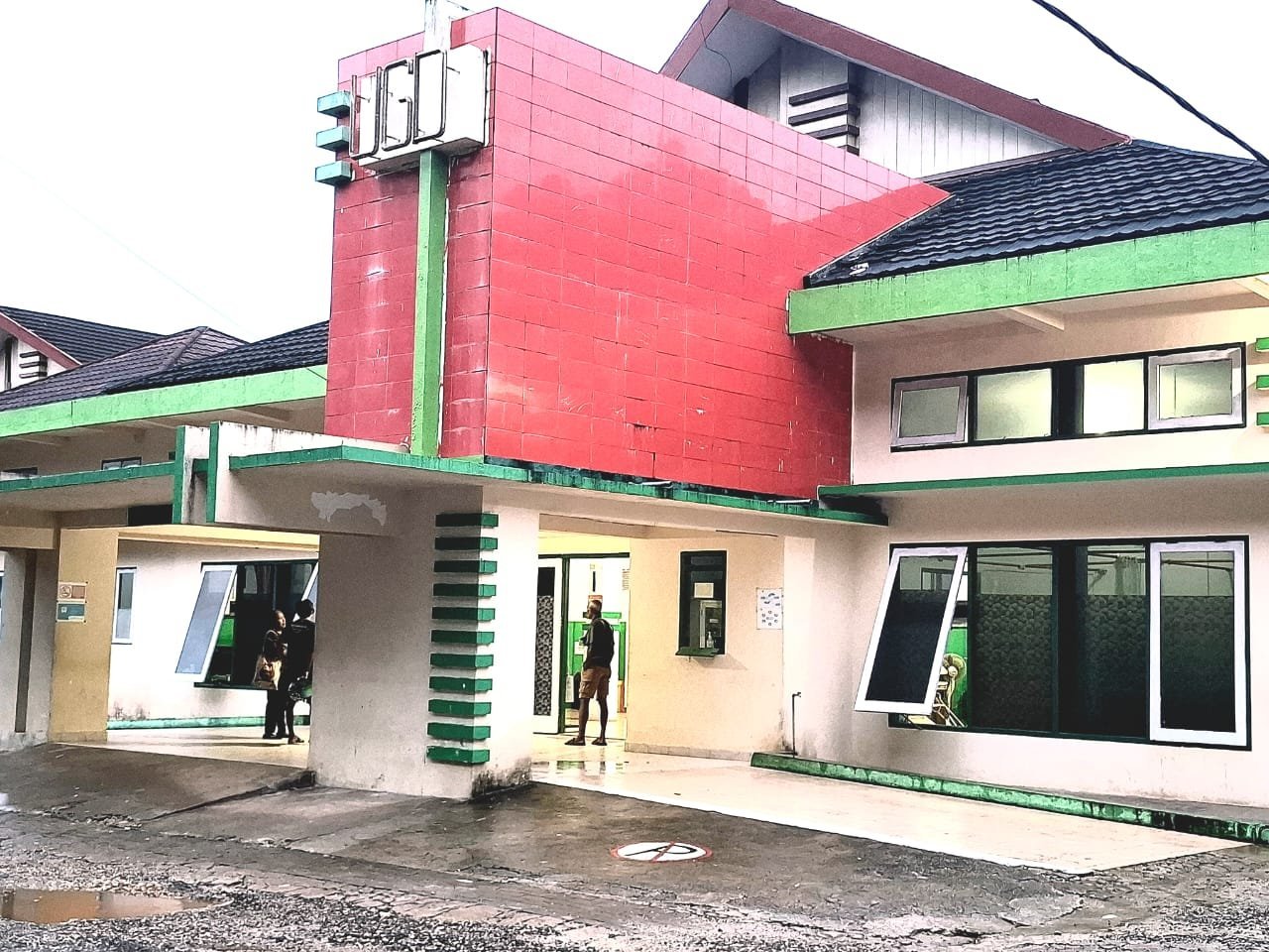 Tanda Bahaya!!! Bangunan RSUD Magretti Saumlaki Mulai Runtuh