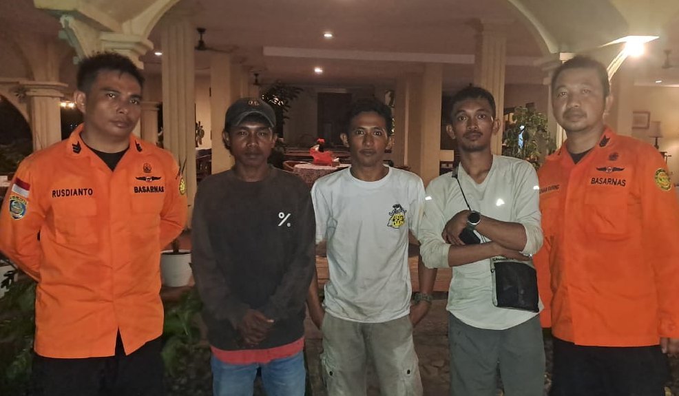 3 Mahasiswa Unpatti Berhasil Dievakuasi Tim SAR Dari Puncak Gunung Banda