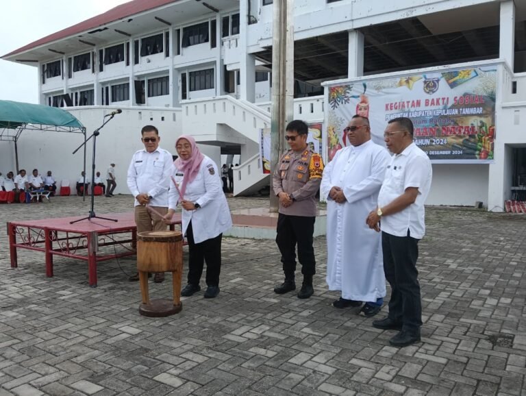 Launching Baksos dan Kesehatan Jelang Hari Natal 2024 Oleh PJ Bupati KKT