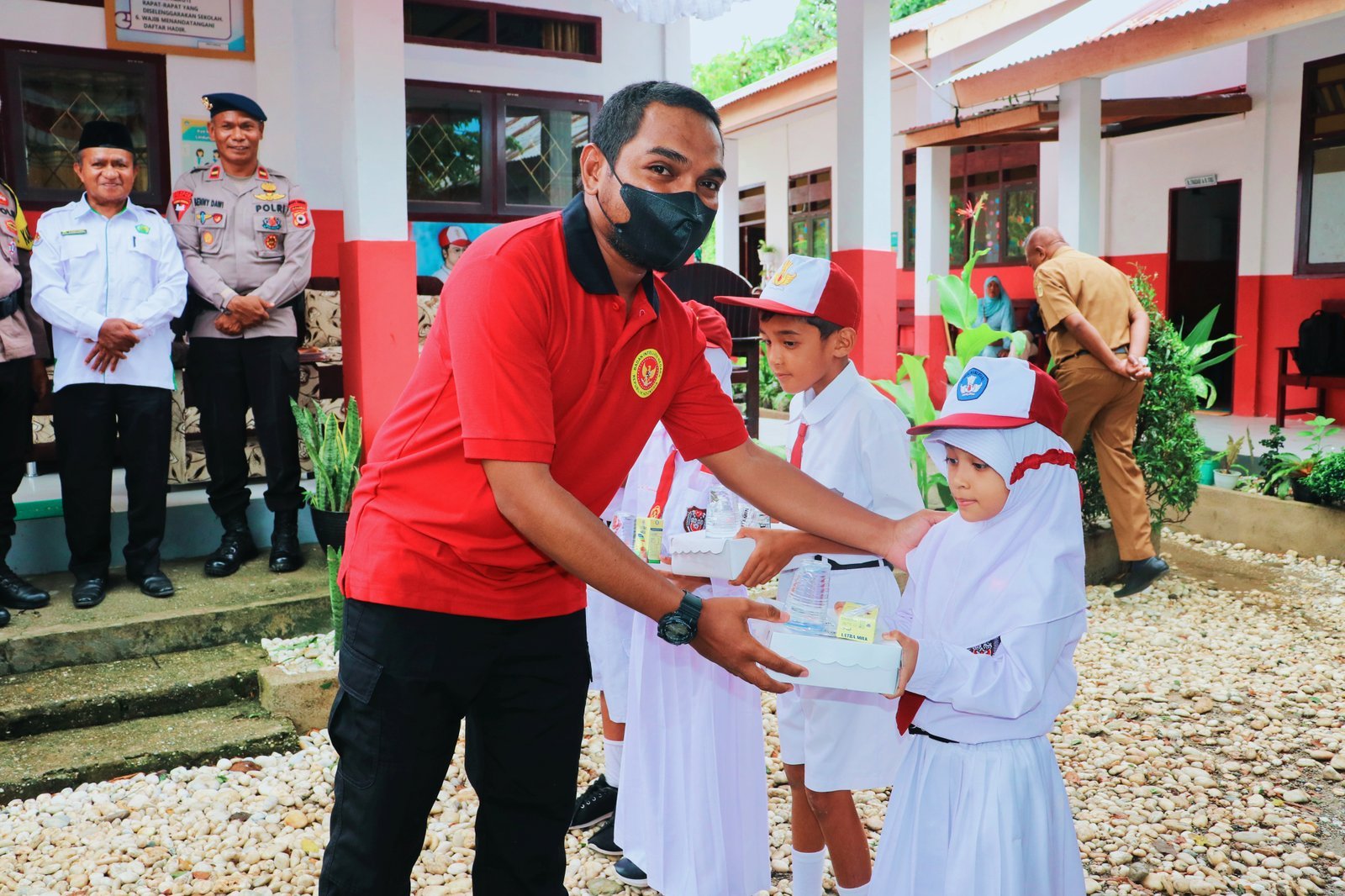 Program Makanan Bergizi Gratis Standar Rp.10000 Berhasil Dilaksanakan di Kabupaten Buru Selatan Maluku