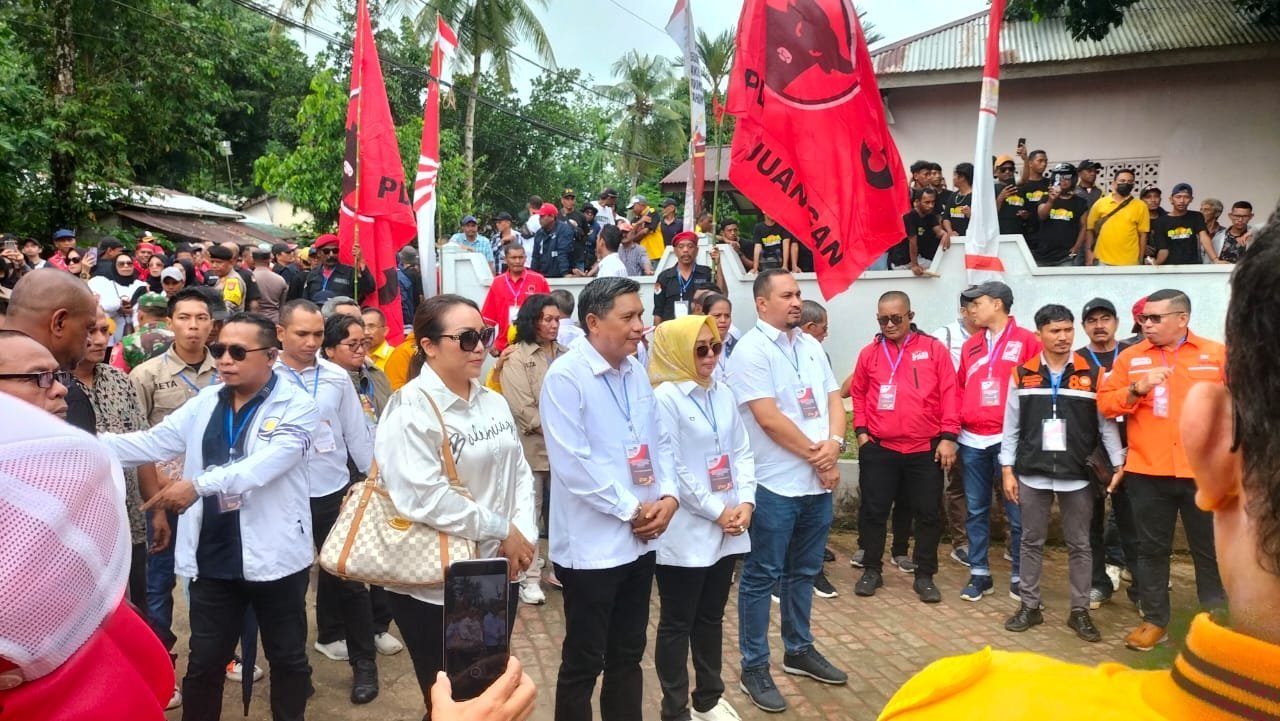 Pendaftaran Hari ke- 2 Bodewin Wattimena-Ely Toisuta Resmi Mendaftar di KPU Kota Ambon