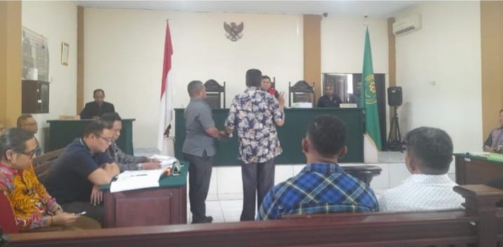 Tersangka Petrus Fatlolon Hanya Balon, Bukan Calon Bupati