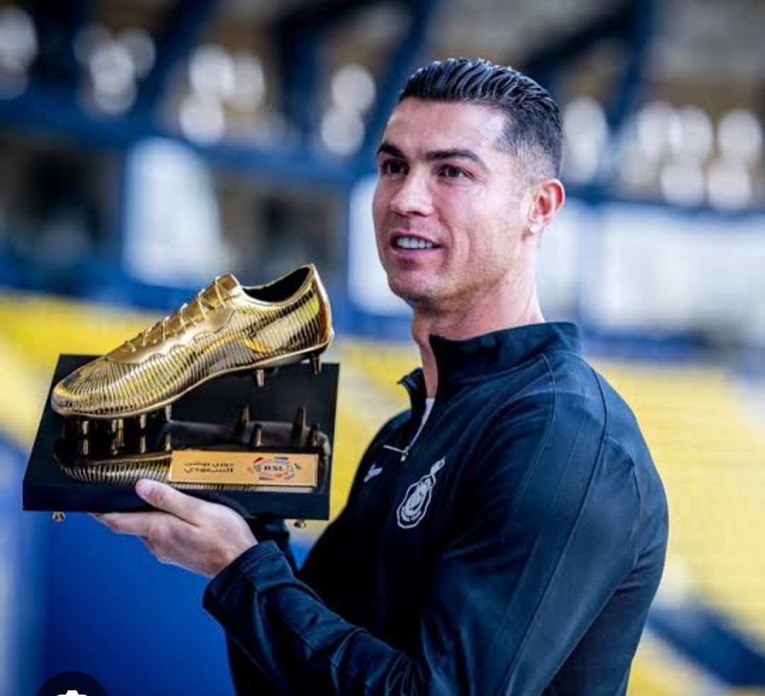Sepatu emas dari Arab Saudi menjadi landasan kemenangan Cristiano Ronaldo atas Finlandia 4-2