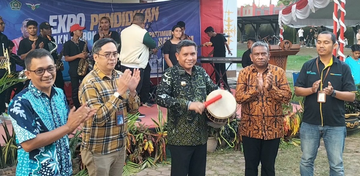 Pj Walikota Ambon Menutup Expo IAKN 2024