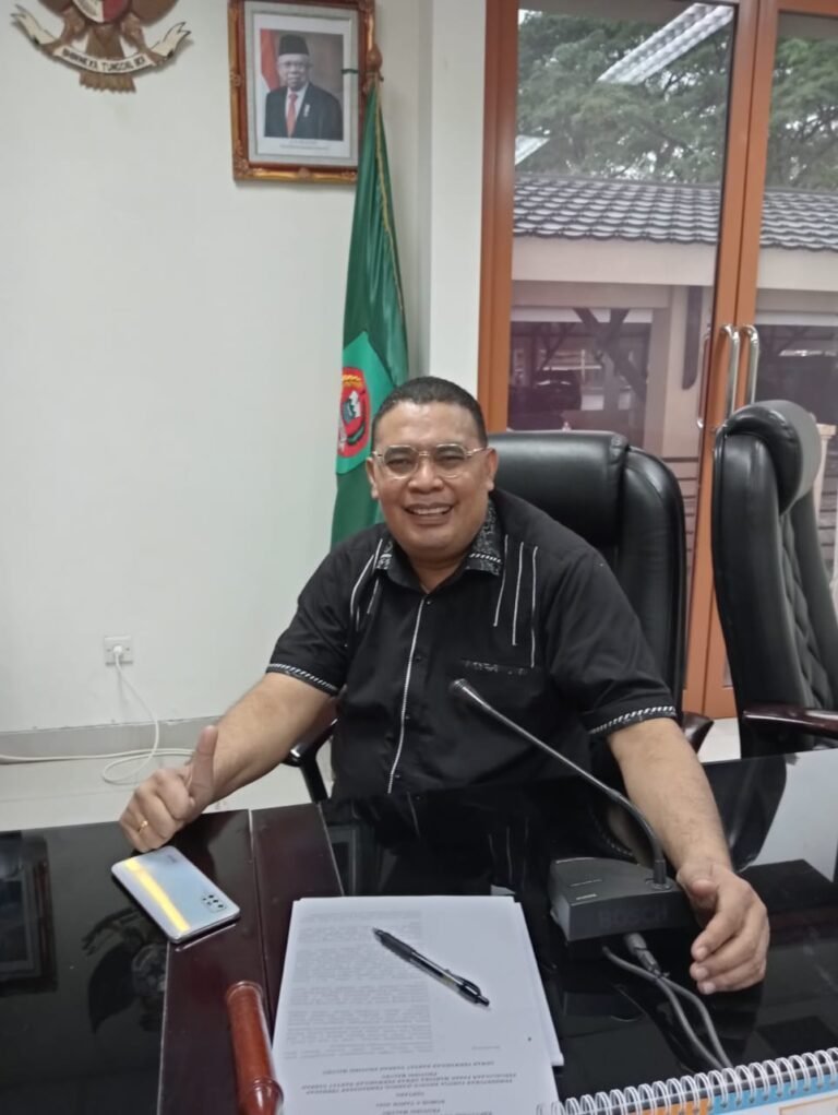 DPRD Maluku Desak Pemda Dan Pemkot Tertibkan Pedagang Yang Tempati Pasar Modern