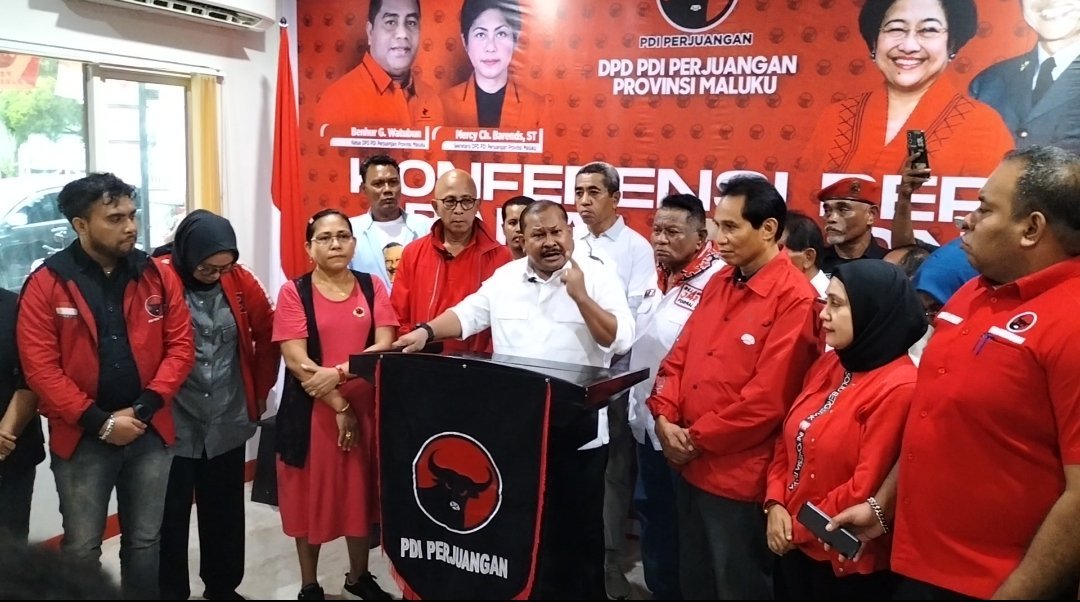 Jeffry Rahawarin Resmi Daftar Bacagub Maluku di Partai PDI Perjuangan