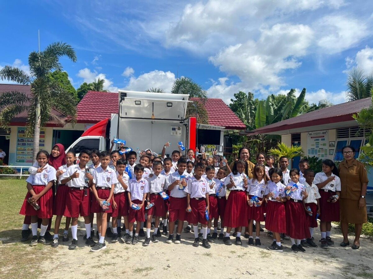 OJK MALUKU LAKUKAN KUNJUNGAN SIMOLEK EDUTAIMENT DI HARI SEKOLAH TANPA KEKERASAN