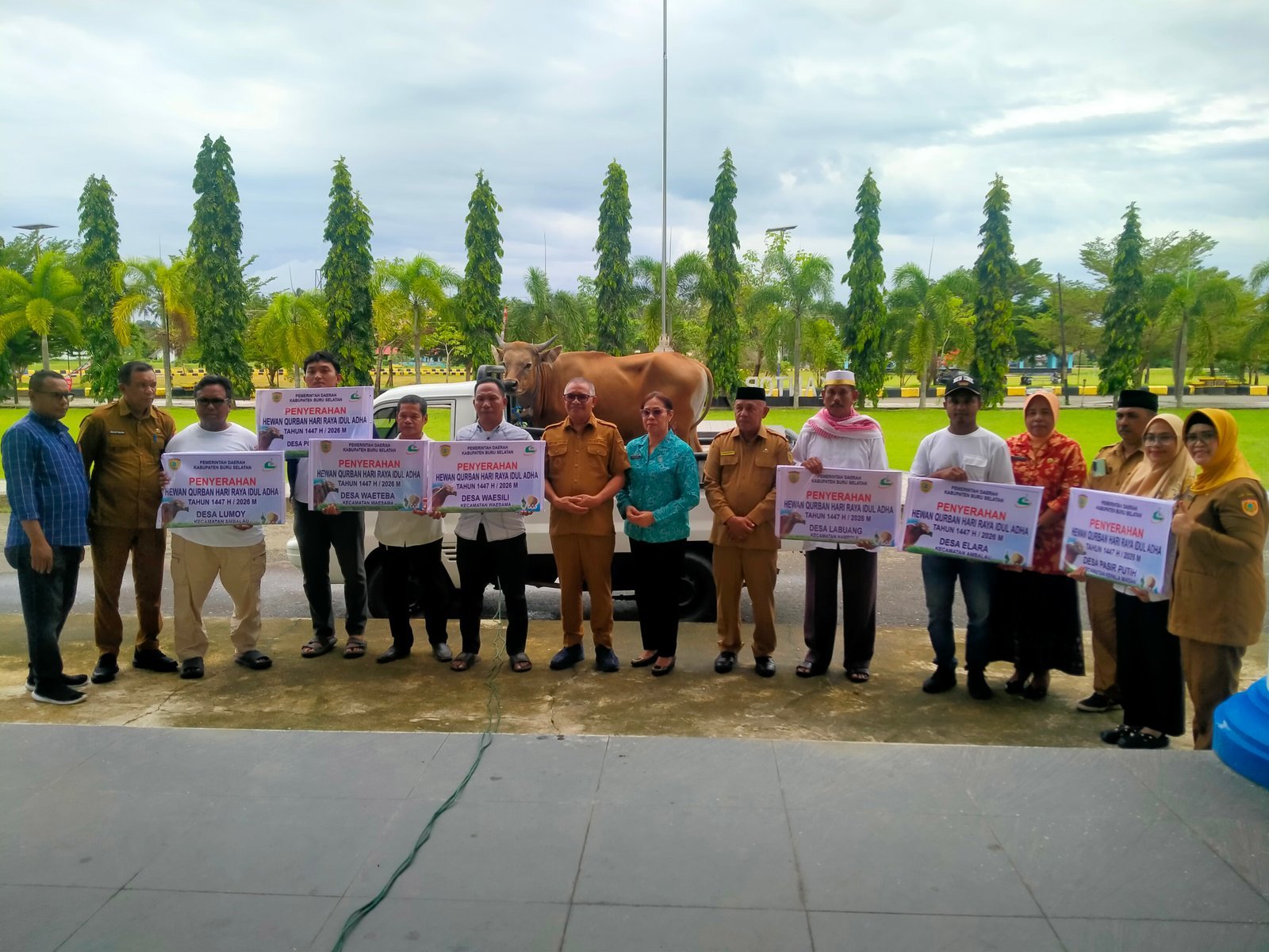 Wabup Gerson Selsily Serahkan Hewan Kurban, Tekankan Nilai Keikhlasan dan Pengorbanan