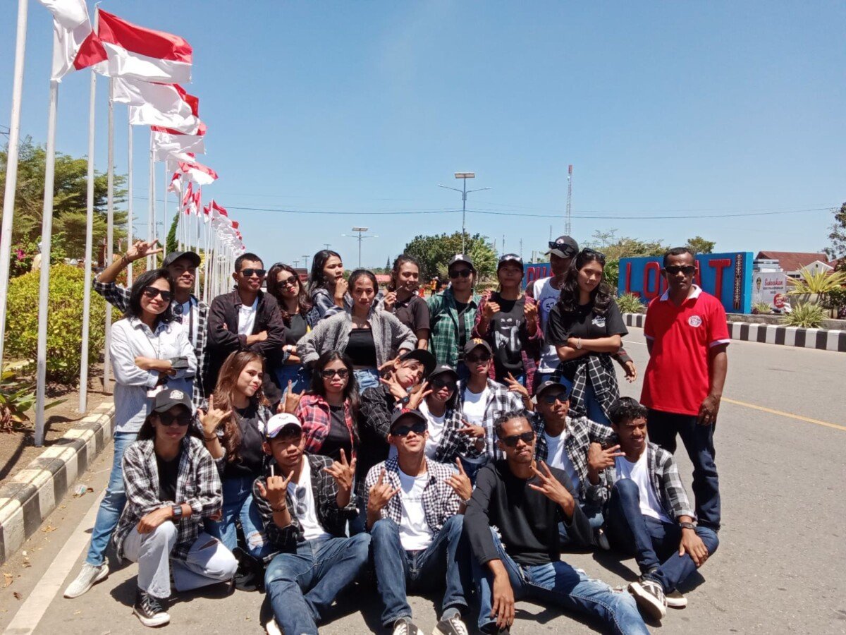 Unlesa Turut Serta Giat Lomba Baris Fariasi Menyongsong HUT GPM Ke-88