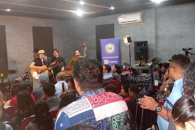 Ayo... Nonton Gratis Konser Penyanyi Amerika di Unpatti Sore ini