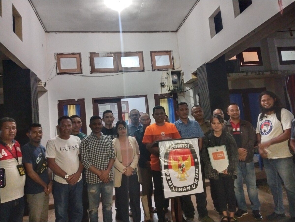 Partai Buru Sah Daftarkan Bacaleg Di KPUD KKT