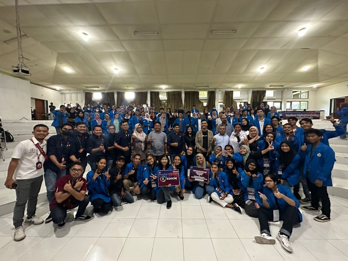 Ratusan Mahasiswa UNPATTI Ambon Ikut Seminar Digital Marketing