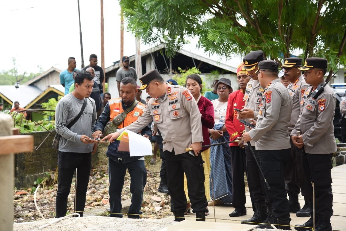 Kapolda Tinjau Renovasi Monumen Karel Satsuitubun