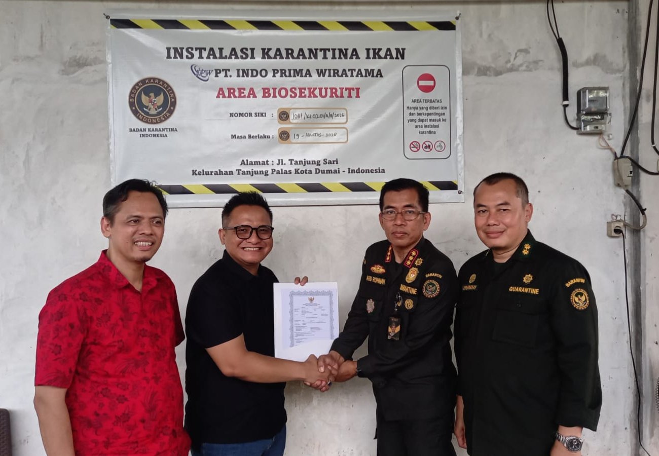 Karantina Riau Serahkan Sertifikat Instalasi Karantina Ikan Kepada PT. Indo Prima Wiratama