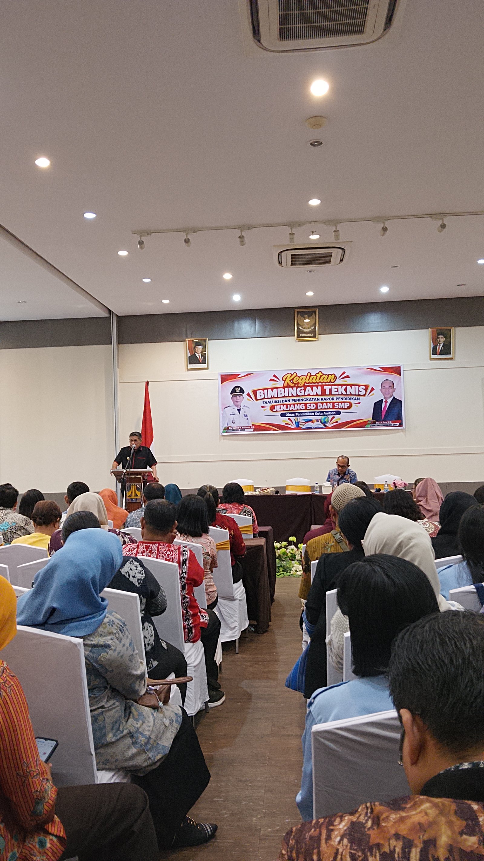 Bimtek Rapor Pendidikan Digelar, Wali Kota Ambon Tekankan Data Jadi Kunci Perbaikan Mutu Sekolah