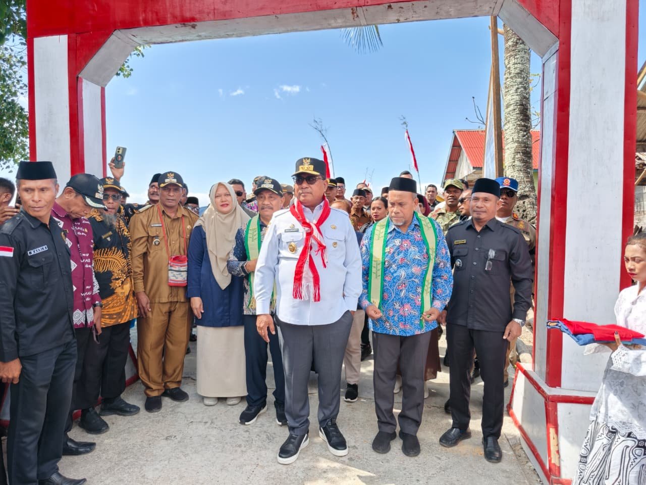 Wagub Maluku Resmikan Teras Pelayanan Publik di Pulau Buano, Pastikan Layanan Negara Menjangkau Wilayah Kepulauan