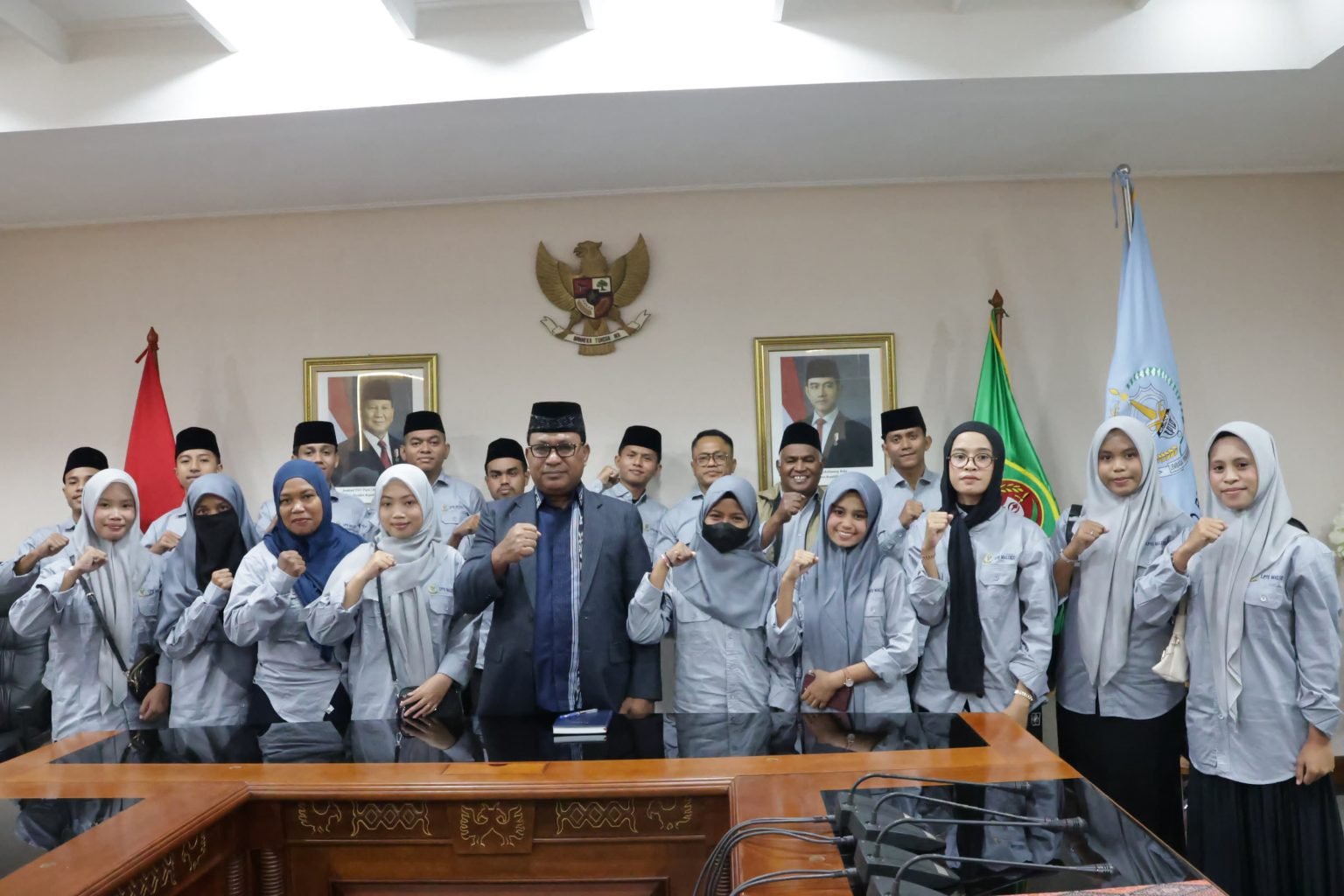 Wagub Maluku Lepas Kafilah MTQ Nasional XXXI 2026, Bawa Semangat Harumkan Nama Maluku di Semarang