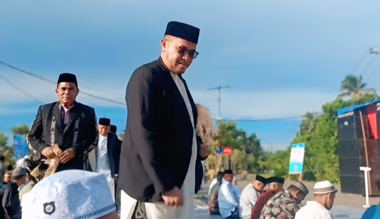 Namrole Bersujud: Bupati Bursel Hadiri Shalat Idul Fitri 1447 H Berlangsung Khidmat dalam Balutan Kebersamaan