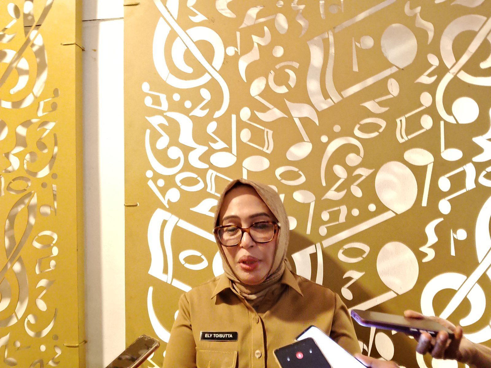 Wawali Ambon Dorong Pengawasan Anak di Media Sosial dan Percepat Digitalisasi UMKM