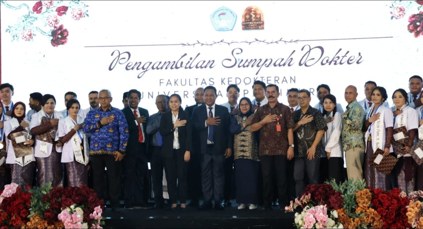 ‎Wagub Maluku Hadiri Pengambilan Sumpah 71 Dokter Baru FK Unpatti Angkatan ke-37