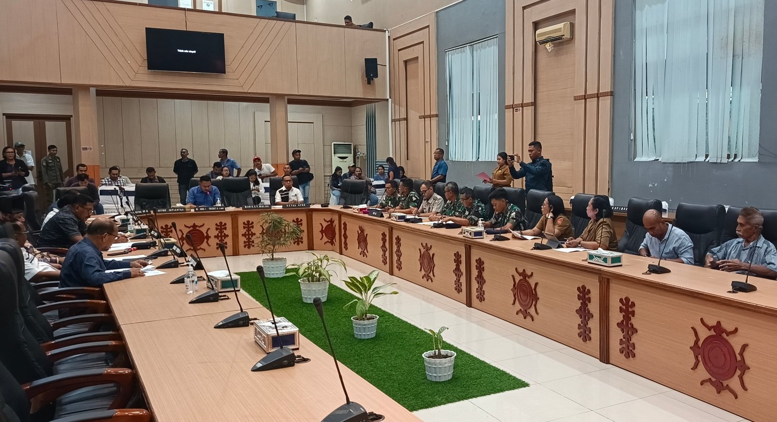 Komisi I DPRD Kota Ambon Mediasi Sengketa Lahan Negeri Halong dan Kodaeral IX