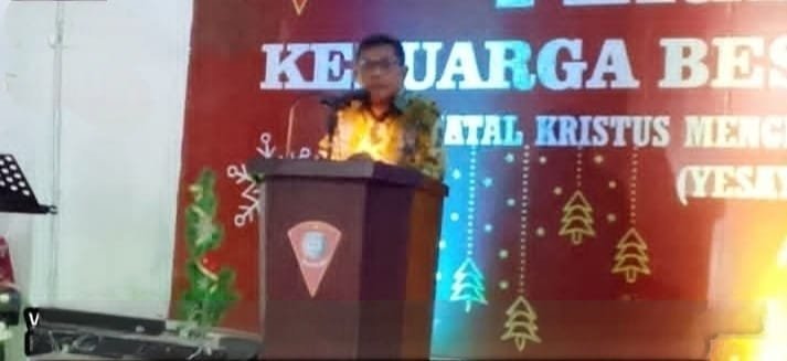 Perayaan Natal DPRD Kota Ambon Diwarnai Momen Haru Pergantian Sekwan .