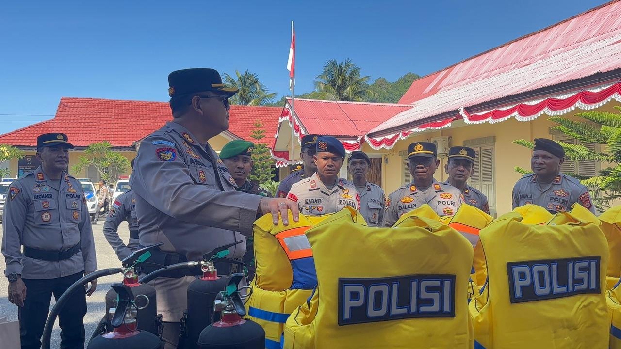 Di Bawah Langit Samudera Maluku, Polres BurseL Gelar Apel Siaga Bencana 2025